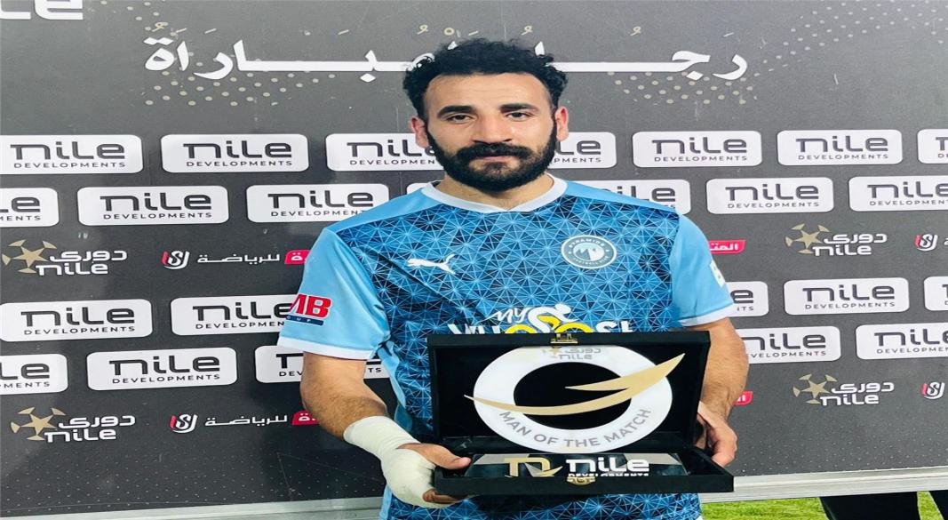 بيراميدز يتمسك بمهند لاشين