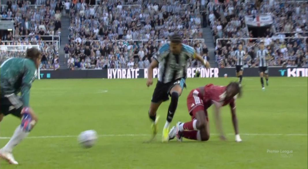 نيوكاسل وليفربول