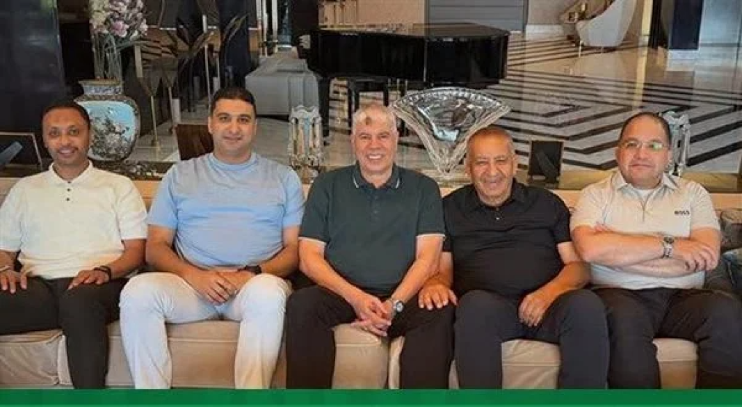 جلسة شوبير مع مسئولي المصري ونواب بورسعيد